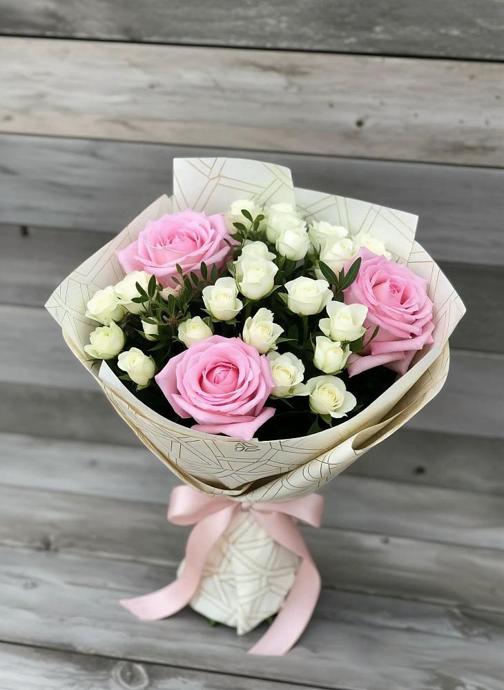 Букет цветов из: Розы в Гатлукае