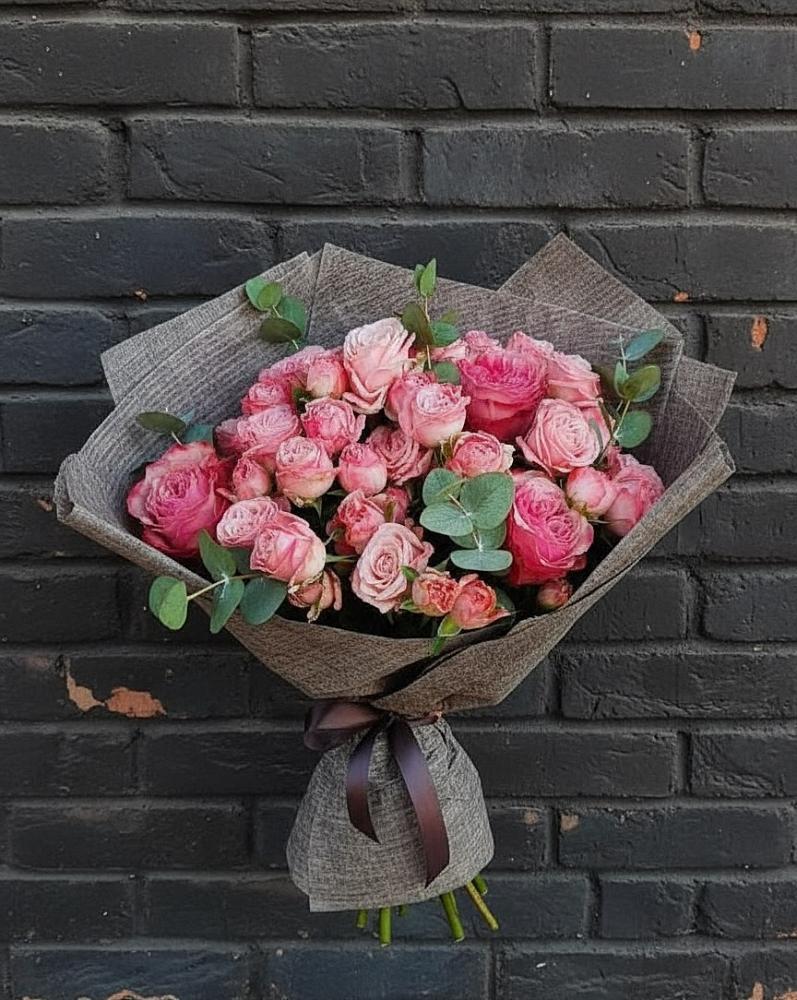 Букет цветов из: Розы в Гатлукае