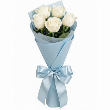 Букет 5 Белых роз Проуд в Гатлукае