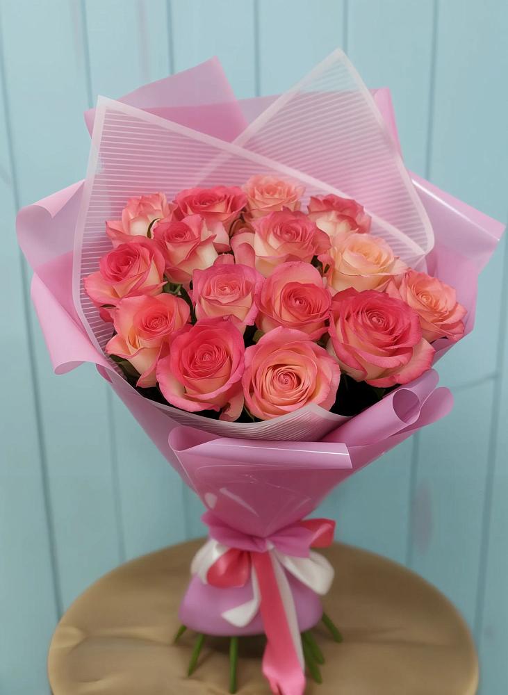 Букет 15 Розовых роз Равель в Гатлукае