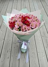 Букет цветов из:  Альстромерии в Гатлукае