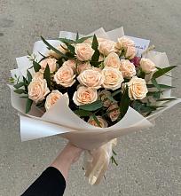 Букет Кремовые розы Латте в Гатлукае