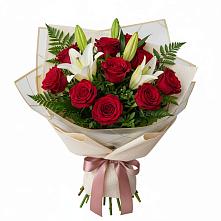 Букет цветов из:  Лилии и Розы в Гатлукае