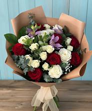 Букет цветов из:  Розы и Альстромерии в Гатлукае