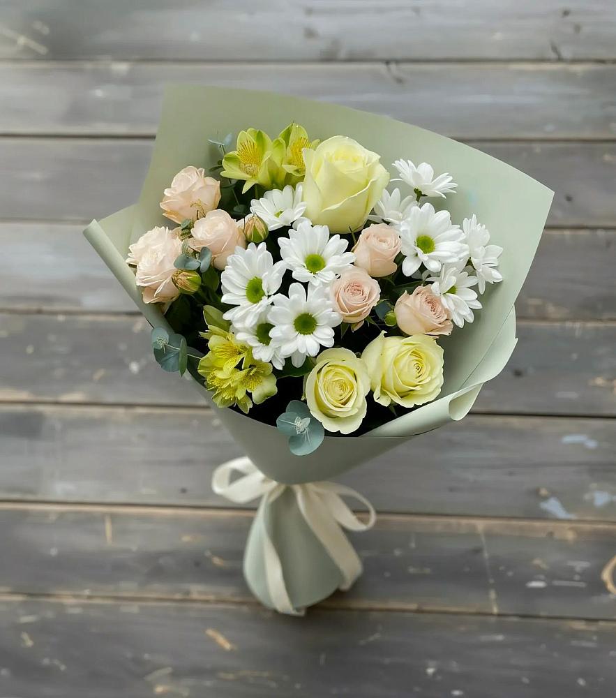 Букет цветов из: Альстромерии, Розы и Хризантемы в Гатлукае