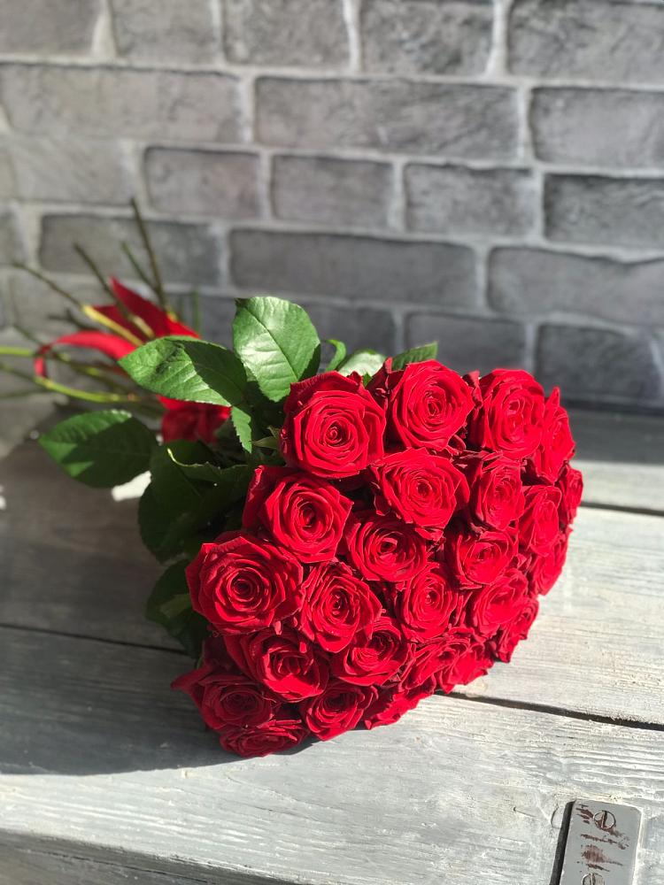 Букет Красные розы Фридом в Гатлукае