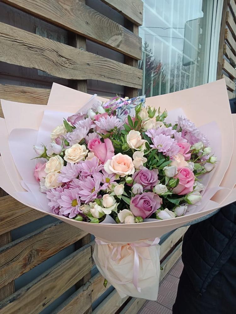 Букет цветов из: Розы и Хризантемы в Гатлукае