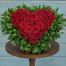 Цветочная композиция из Розы в виде сердца в Гатлукае