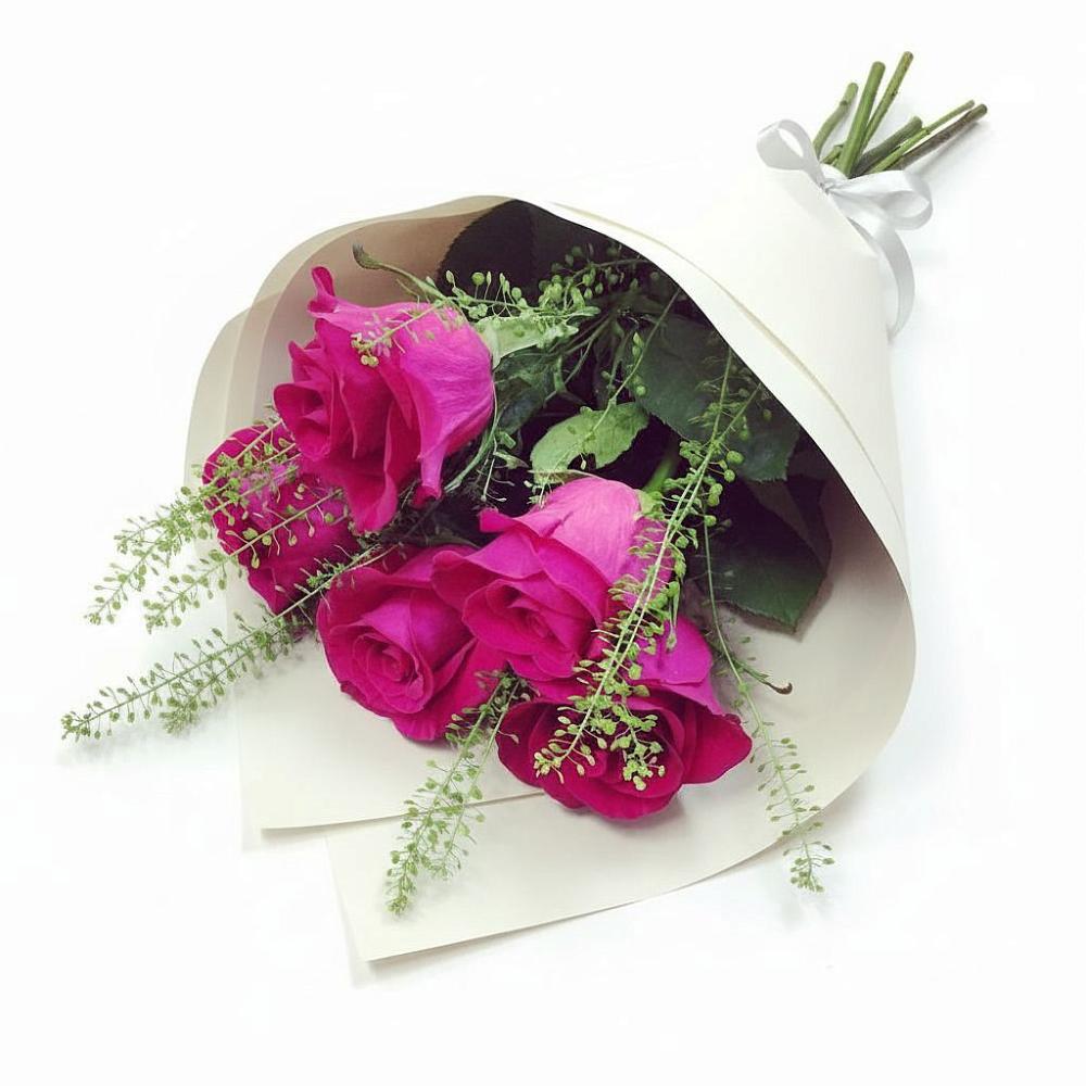 Букет цветов из: Розы в Гатлукае