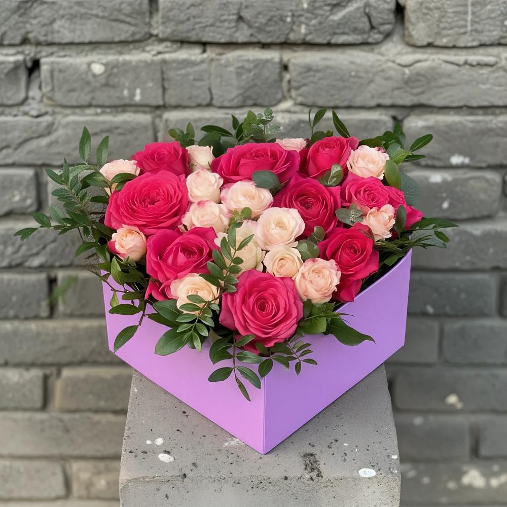 Цветочная композиция из Розы в коробке в Гатлукае