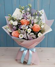 Букет цветов из:  Лизиантусы, Розы, Альстромерии и Гипсофила в Гатлукае