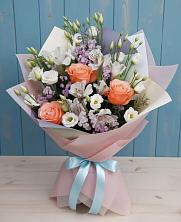 Букет цветов из:  Лизиантусы, Розы, Альстромерии и Гипсофила в Гатлукае