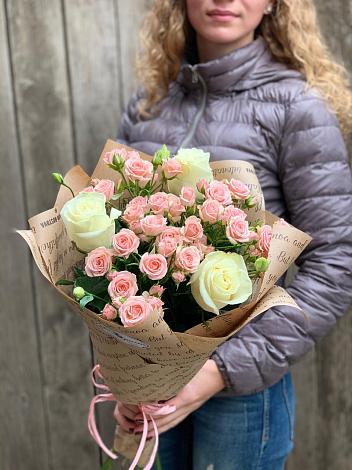 Букет цветов из: Розы в Гатлукае