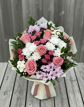 Букет цветов из:  Альстромерии, Гвоздики, Розы и Хризантемы в Гатлукае