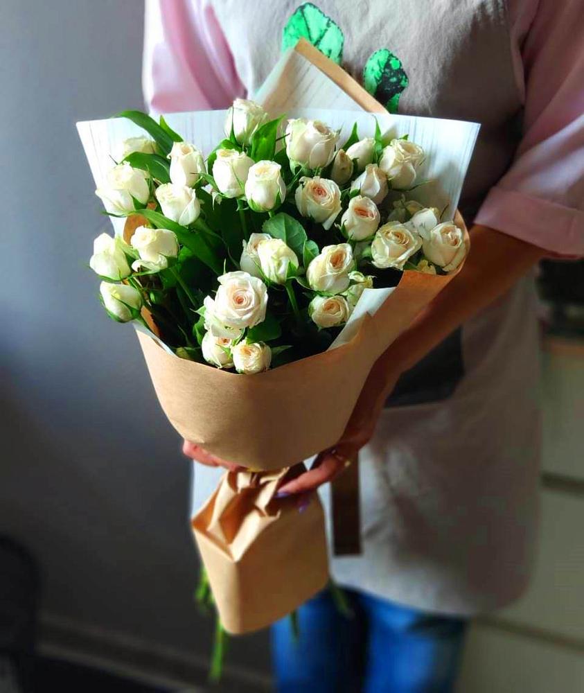 Букет цветов из: Розы в Гатлукае
