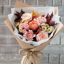 Букет цветов из:  Гвоздики, Хризантемы и Розы в Гатлукае