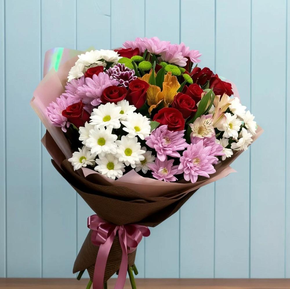 Букет цветов из: Розы, Хризантемы и Альстромерии в Гатлукае