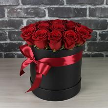 Цветочная композиция из Розы в шляпной коробке в Гатлукае