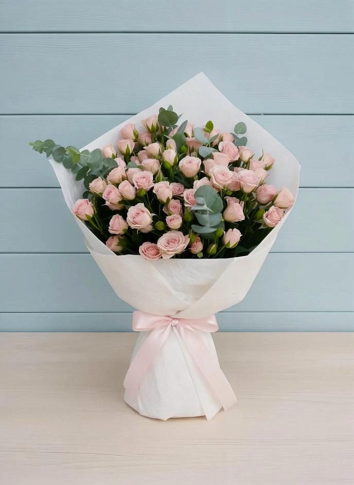 Букет цветов из: Розы в Гатлукае