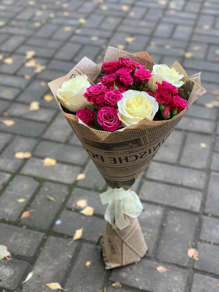 Букет цветов из: Розы в Гатлукае