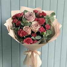 Букет цветов из:  Гвоздики и Розы в Гатлукае