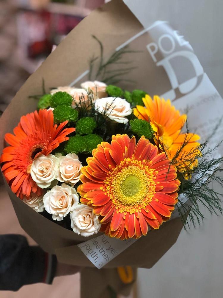 Букет цветов из: Герберы, Хризантемы и Розы в Гатлукае