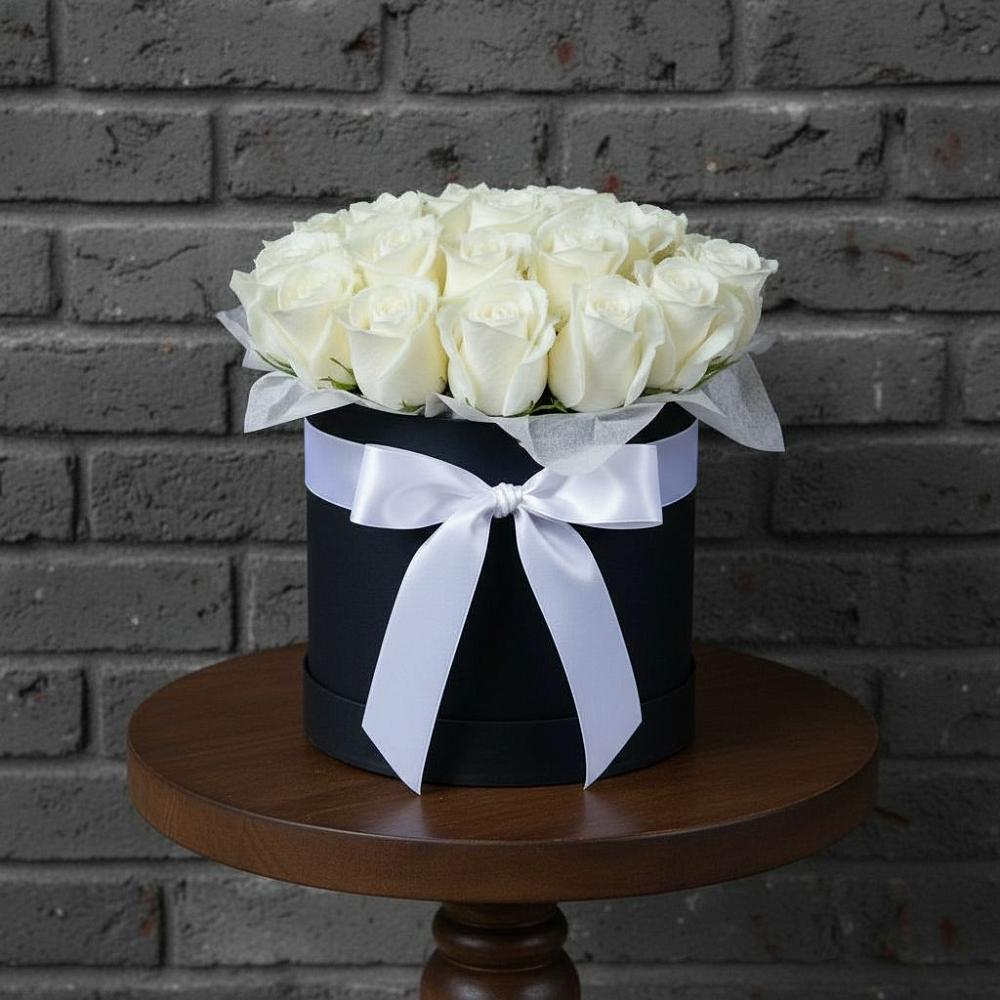 Цветочная композиция из Розы в шляпной коробке в Гатлукае