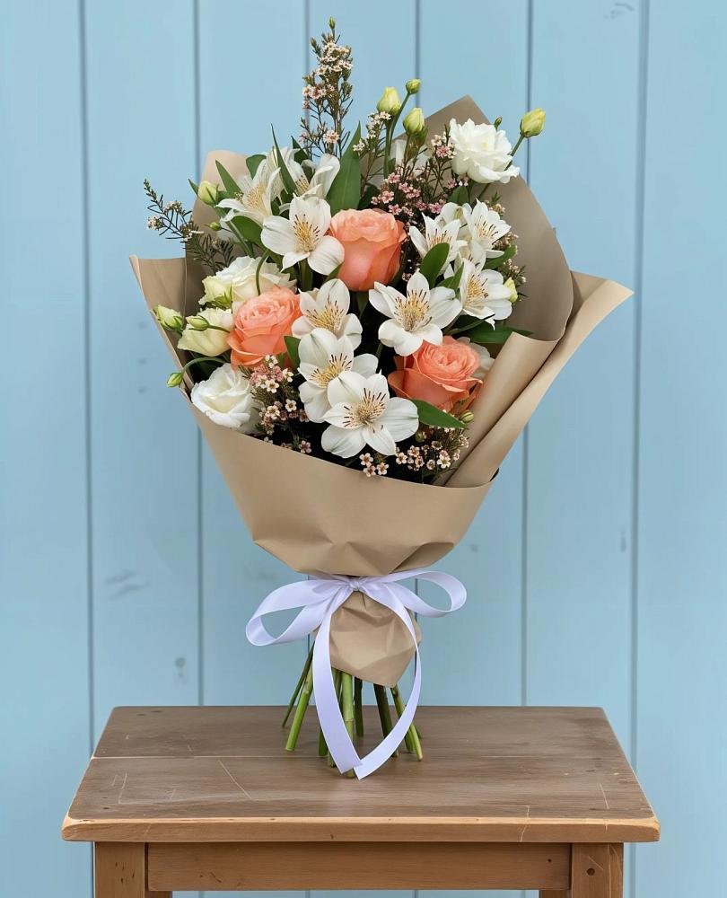 Букет цветов из: Альстромерии, Лизиантусы, Розы и Хризантемы в Гатлукае